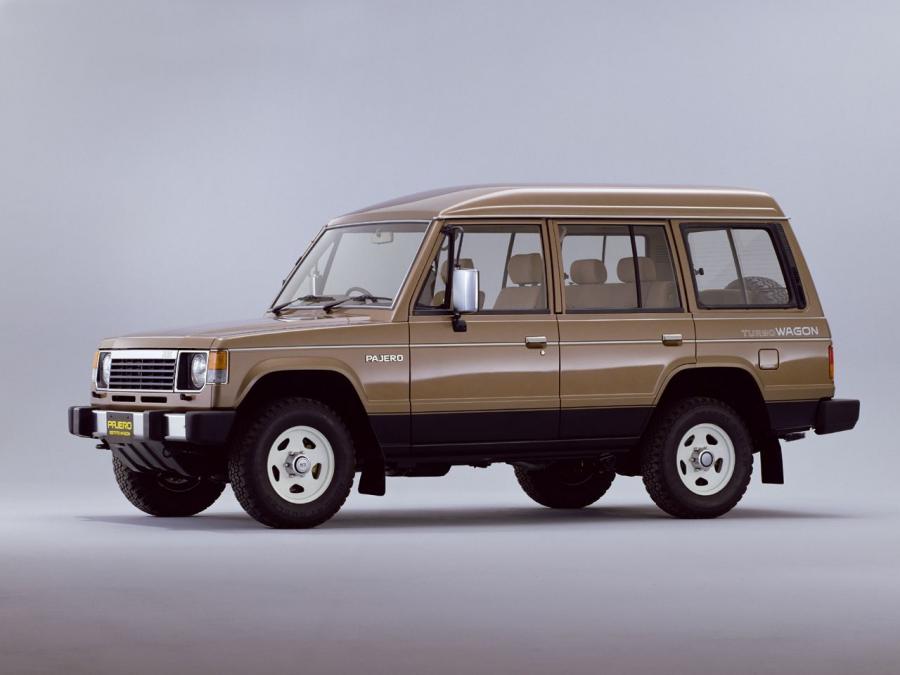  Mitsubishi Pajero Wagon High Roof I 1983 года  (фото 2 из 11)